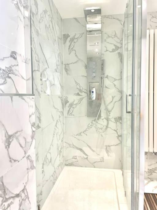 Stunning 1 Bedroom And Double Sofa Bed Near Train Station Southampton Zewnętrze zdjęcie